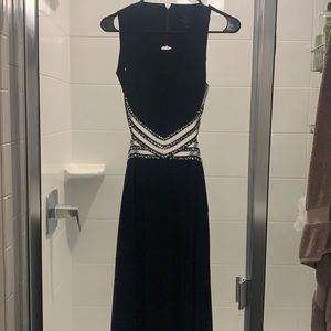 BLACK RHINESTONED PROM/BRIDESMAID DRESS